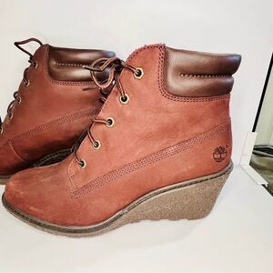 Timberland Amston 6-Inch Burgundy Wedge Boots Size 7.5